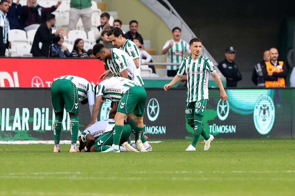 konyaspor-evinde-genclerbirligini-devirdi-galibiyet-hasreti-sona-erdi-001.jpg
