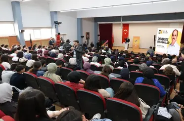 Başkan Altay ''Üniversite Buluşmaları'' kapsamında NEÜ öğrencileriyle buluştu