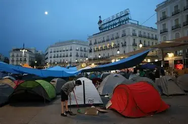 İspanya'da konut krizi büyüyor: Madrid'de meydanlar çadırlarla doldu