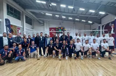 Meram Belediyesi Voleybol Takımı Konya ikincisi oldu: Hedef bölge finalleri