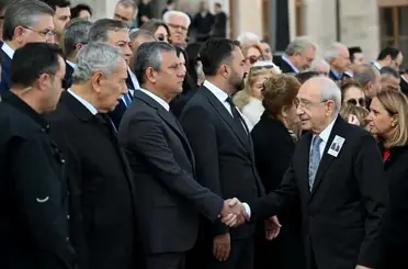 Özel ve Kılıçdaroğlu aynı törende buluştu